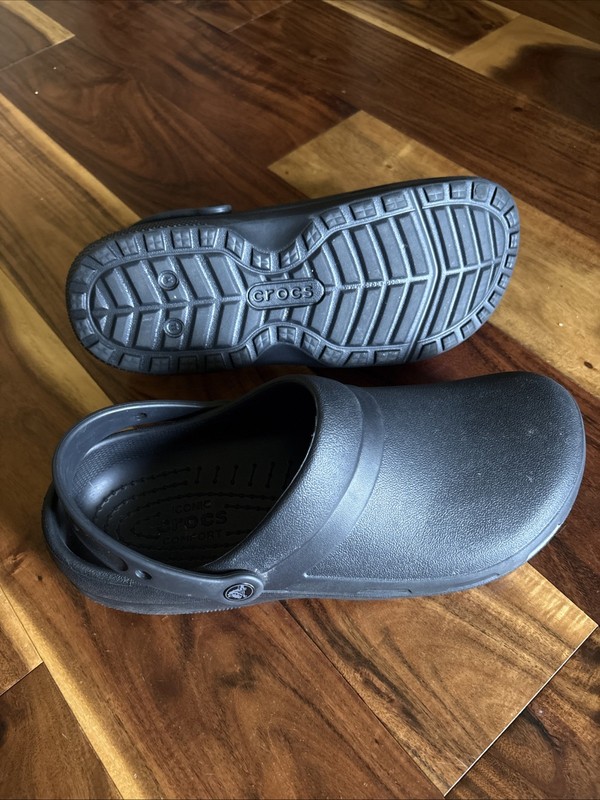 Crocs Unisex Adult Specialist II Vent Clogs Work Shoes Size M 11 Black
