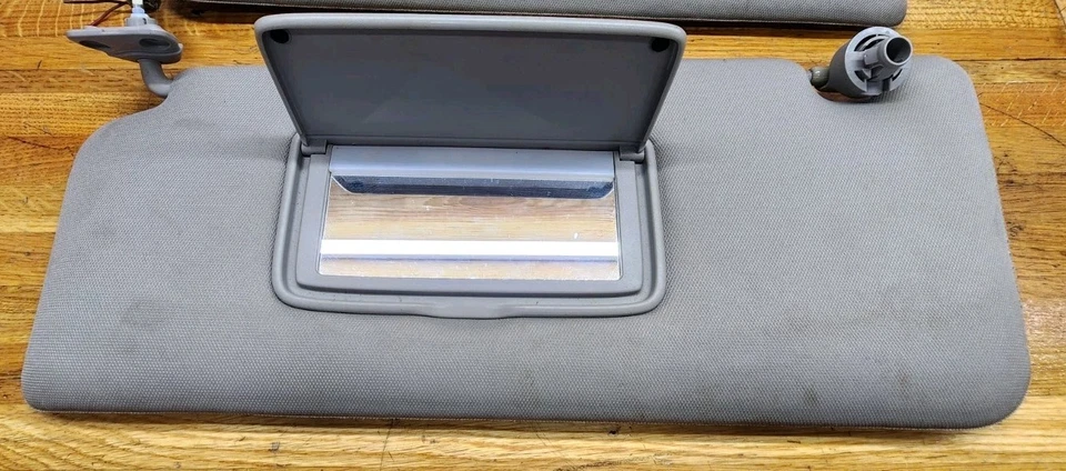 Infiniti QX56 2010 OEM par de parasoles Foto 4 de 4