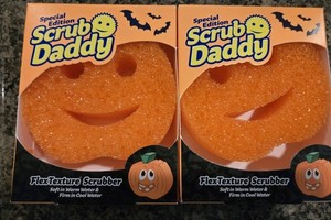 2 Scrub Daddy Dual-Side Scratch Free Halloween Special Edition Pumpkin Sponge