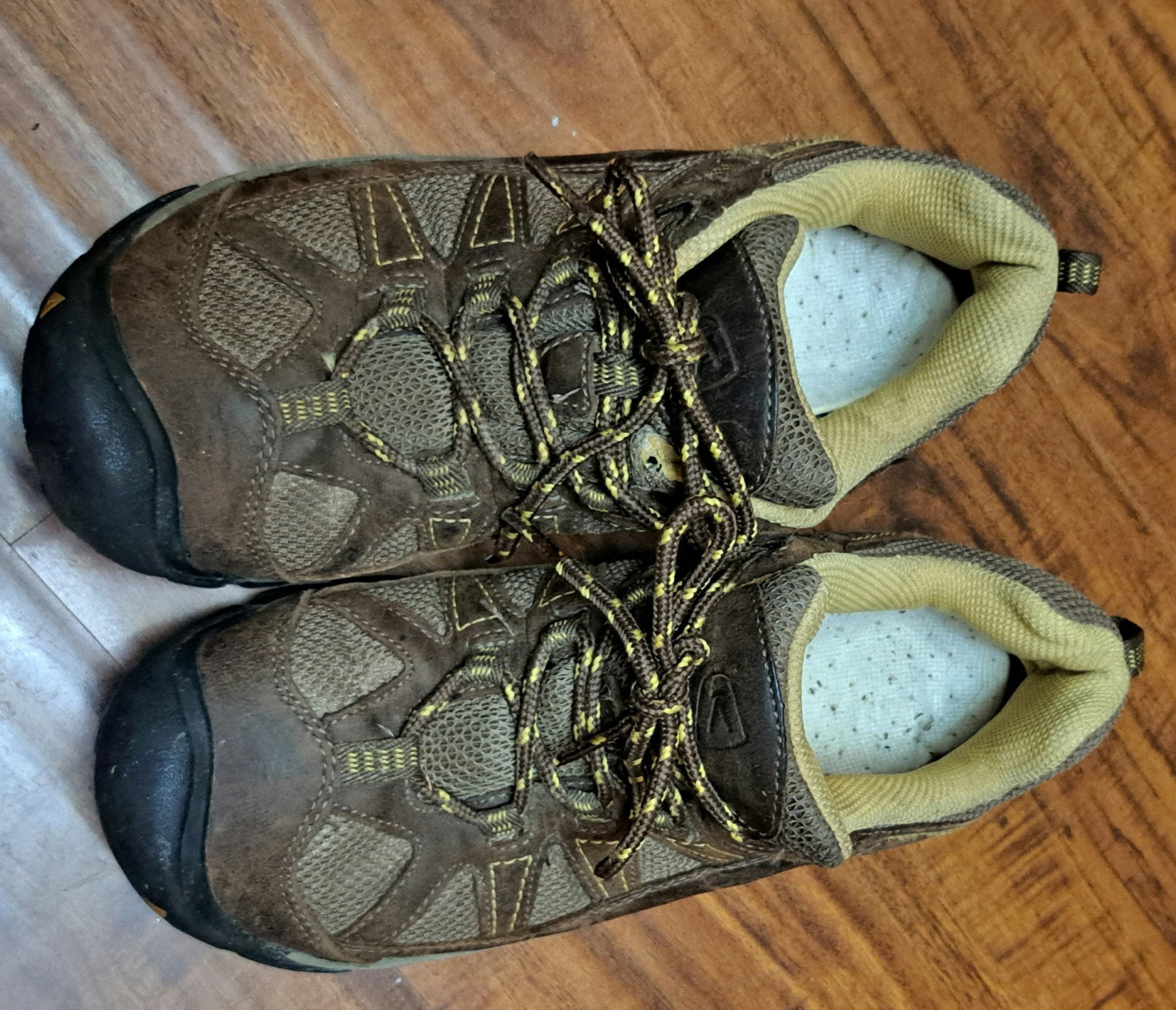 SCARPE DA GINNASTICA KEEN VOYAGEUR ESCURSIONISMO TRAIL CAMPEGGIO CORSA MARRONI TAGLIA 7 5 USATE