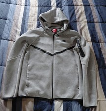 NIKE TECH MENS SMALL ZIP UP JACKET GENTLY WORN WITH ONE MINOR FLAW LIGHT GREY