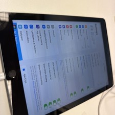 Apple iPad 6th Generation 9.7-inch – 32GB – Wi-Fi + Cellular