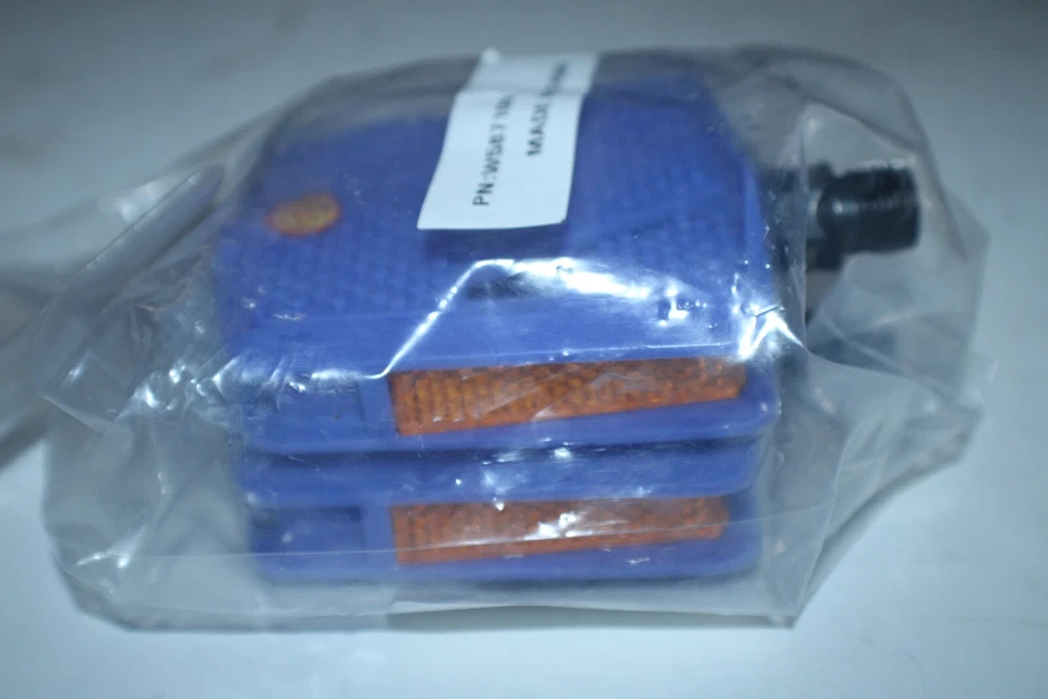 Pedales de superficie plana para bicicleta para niños junior azul 9/16 reflectores de resina envío gratuito a EE. UU. Foto 3 de 4