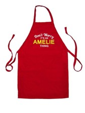 Non Worry It's An Amelie Cosa - Unisex Bambini Grembiule - Cognome Custom Nome