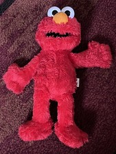 Tickle Me Elmo 2016 C0923 Giggles Shakes Talks Hasbro Sesame Street Plush Gift