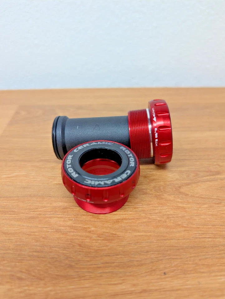 Rotor SABB2 Bottom Bracket - BSA 24mm- 68/73mm - Ceramic Bearing - Red - New - Image 2 of 3