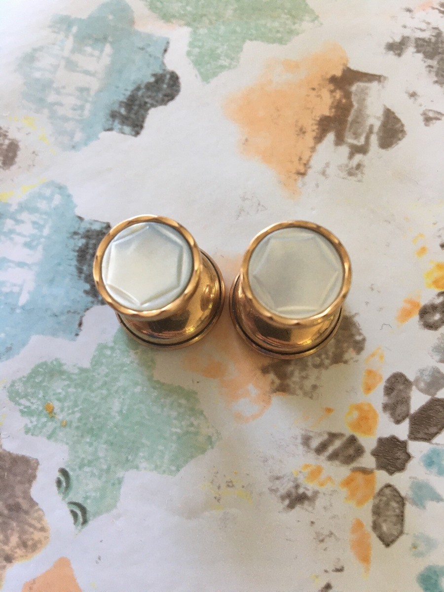 Boutons de manchette en pièces d’horlogerie ancienne – Oféminine