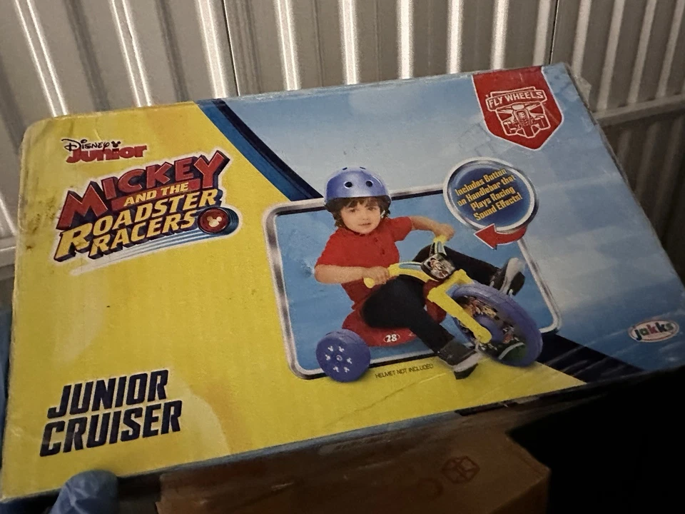 Mickey Mouse Roadster Peddle Racer  Foto 3 de 3