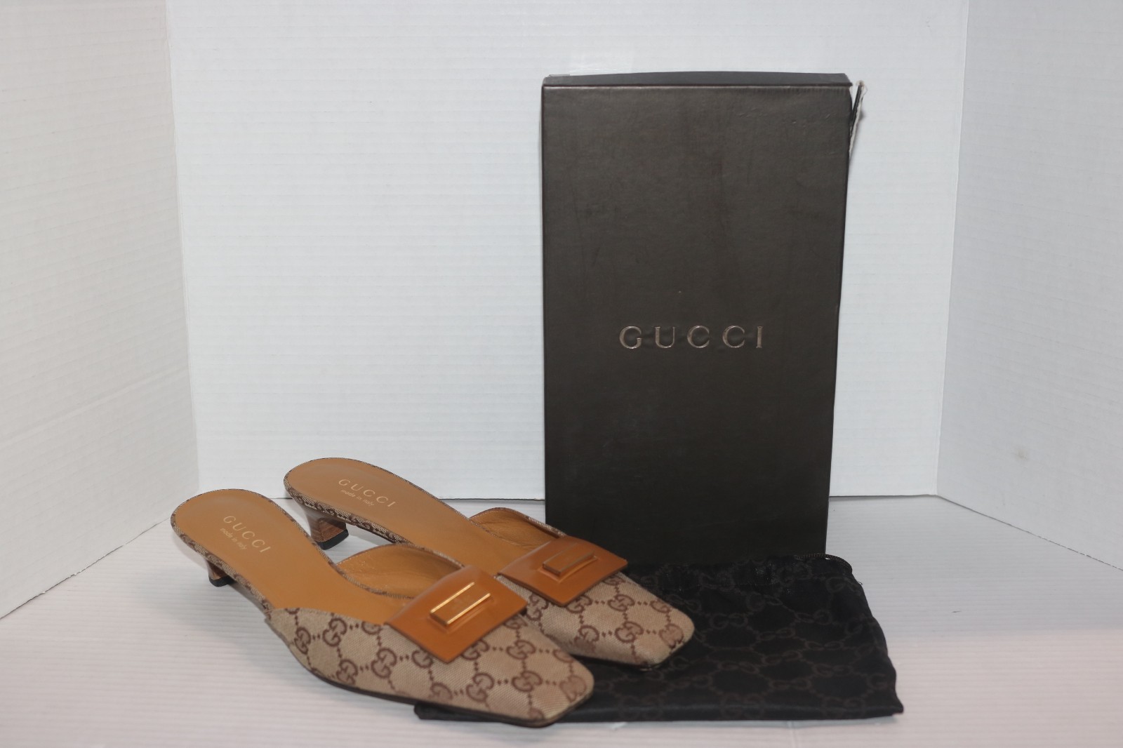 Gucci Vintage GG Canvas Mules Beige Pumps Size 9 B