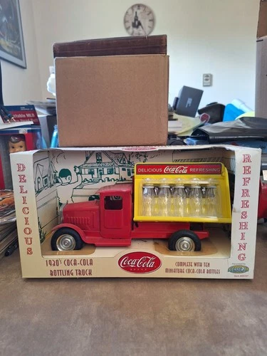 Vintage New 1930's Coca-Cola Bottling Truck Toy Collectible 2001 Gearbox