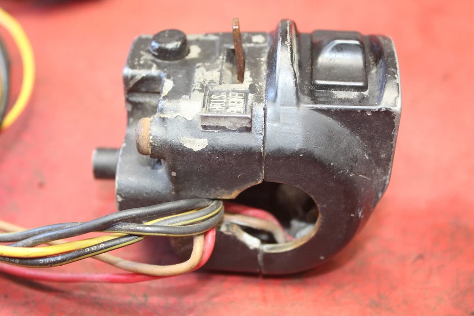 INTERRUPTORES DE CONTROL MANILLAR IZQUIERDO KAWASAKI 1986 BAYOU 185 KLT185 Foto 3 de 4