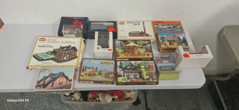 n scale Model Train Buildings Lot 13 Item Lot Must See