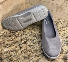 Skechers GRAY Air Cooled Arch Fit Womens Size 9 Flats Slip On Shoes Sneakers