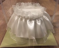 BASE PARA ADORNO DE PASTELES Darice Satin Trim Cake Topper 3"x2" VL1813