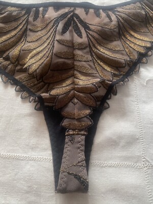 Aubade X IRIS VAN  HERPEN Thong BNWT.  Size 40/medium.