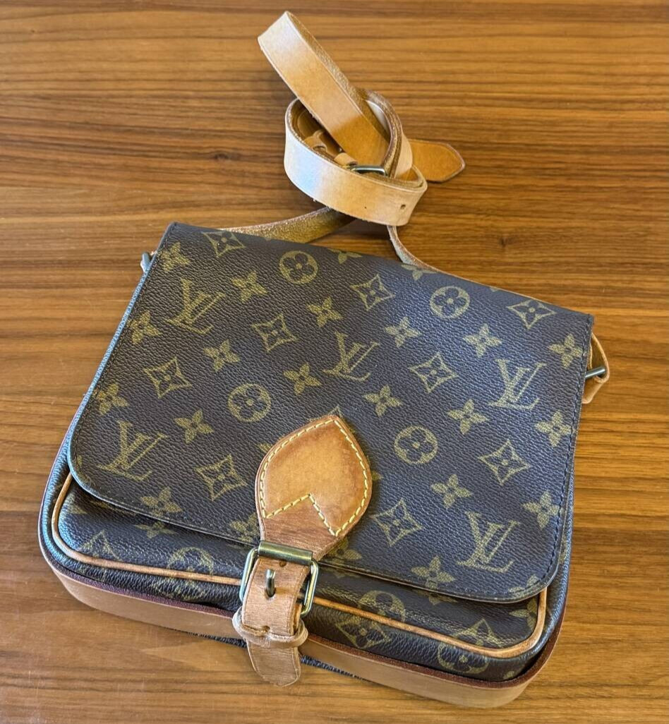 Borsa a tracolla Louis Vuitton Monogram Cartouchiere MM usata