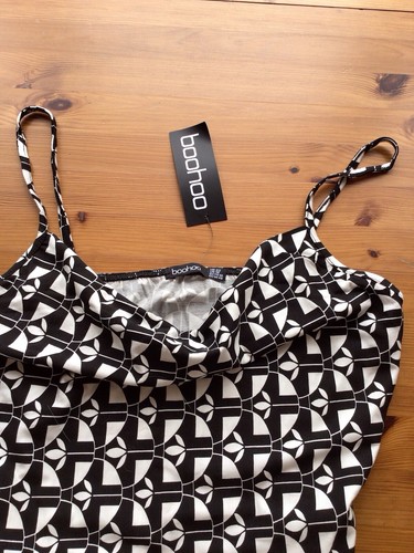 BNWT Boohoo 22 Cowl Neck Black White Geometric Maxi Dress Stretch - Picture 5 of 5