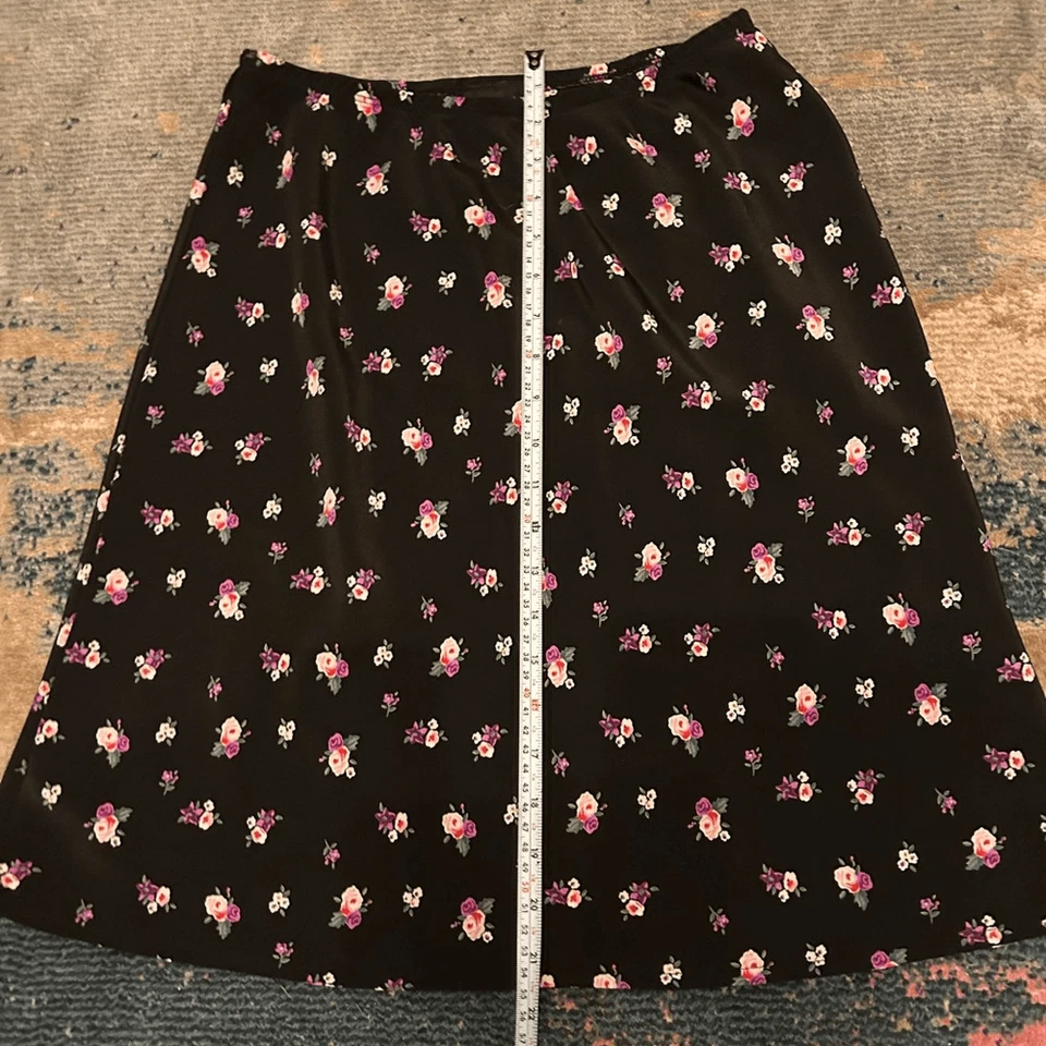Y2K Vintage Black Floral Skirt - Image 4 of 4