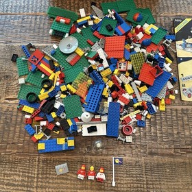 1980 LEGO 6970 BETA-1 COMMAND BASE LOT W/ CASE