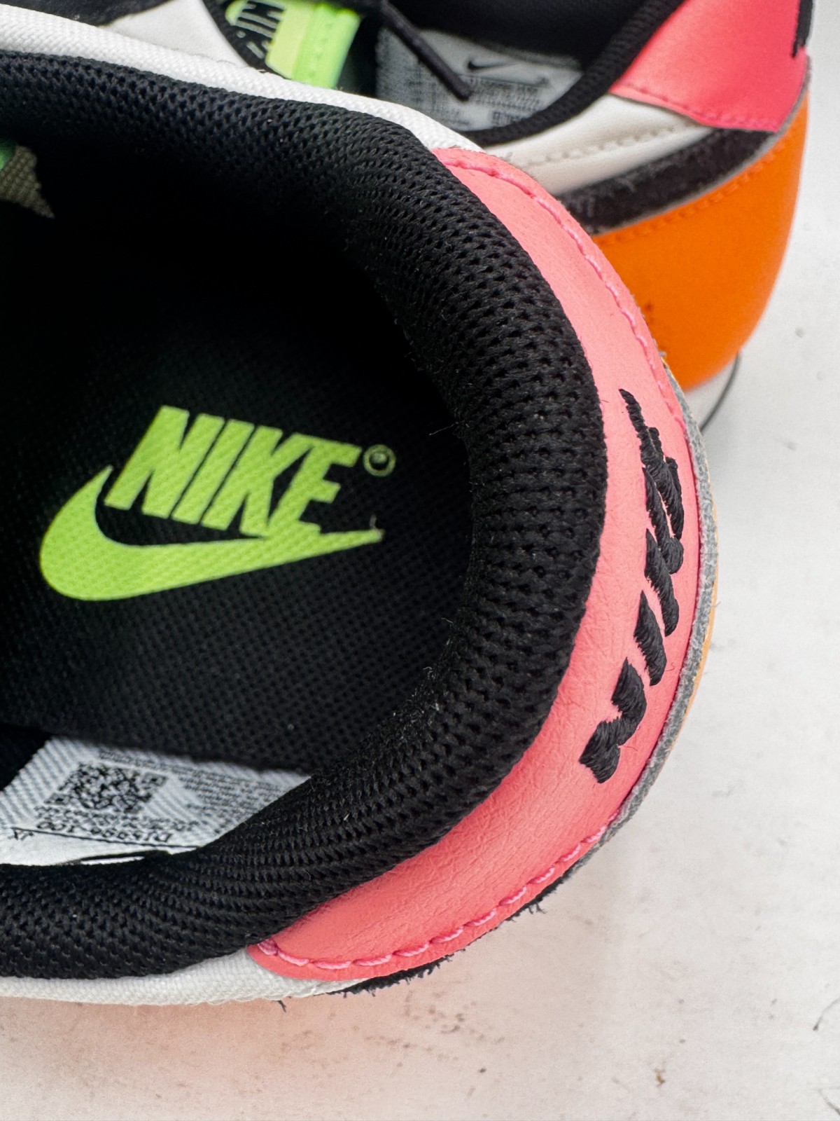 Nike Daybreak Women's Sneakers 6.5 Summit White Sunset Pulse Shoes DJ5996-100 thumbnail 8