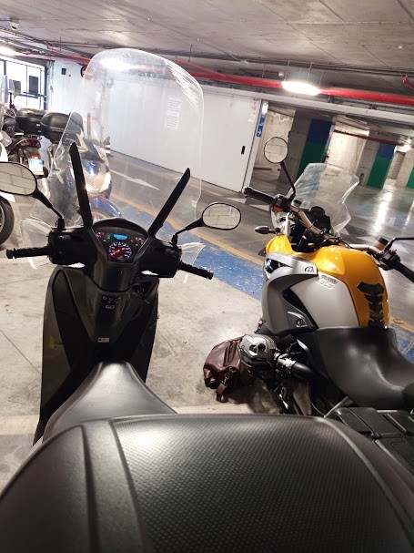 Vendo scooter honda sh 150 anno 2015. Unico proprietario foto 4