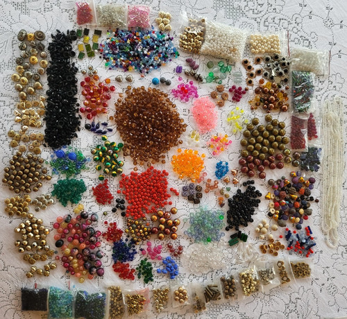 Large Bulk Lot Plastic Jewelry Making Craft Beads 3-1/2 Pounds Many Colors Sizes