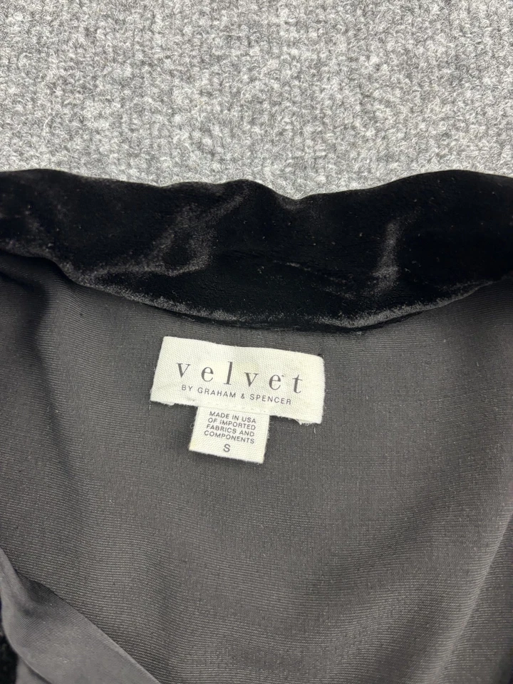 Camisa Velvet by Graham & Spencer Mujer Pequeña Negra Terciopelo Capucha Cuello Hecha en EE. UU. Foto 2 de 4