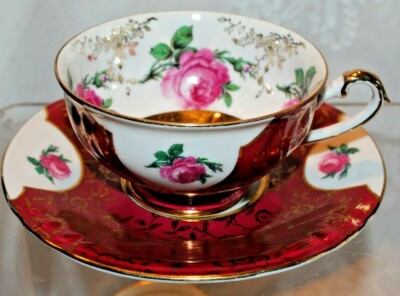 VINTAGE ROYAL HILDELBERG WINTERING GERMANY ROSES GOLD RED TEA CUP SAUCER SET 