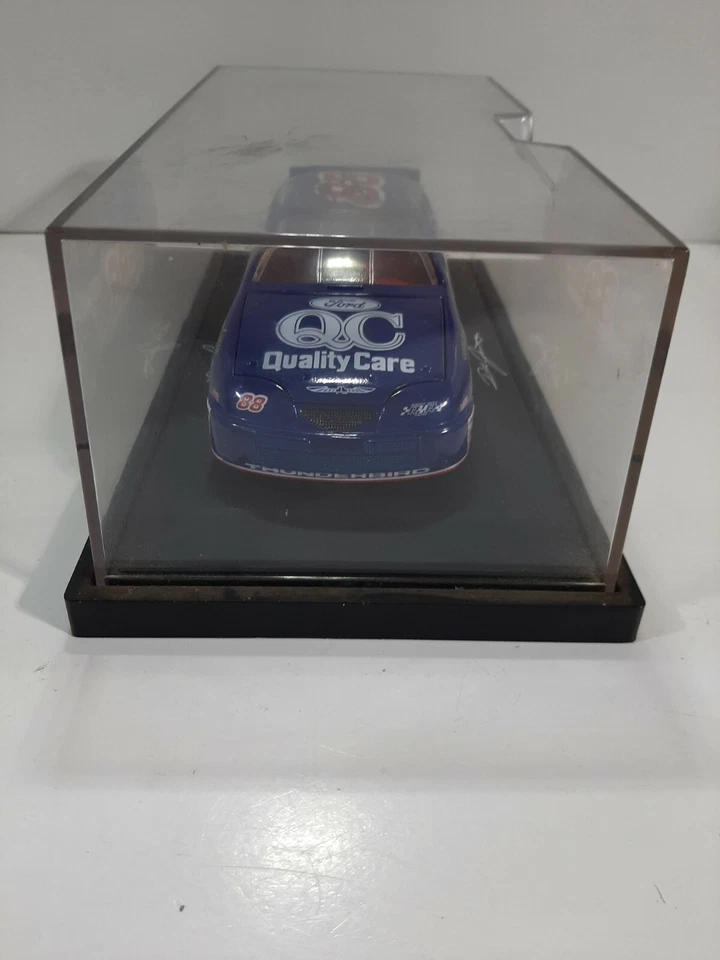 Signed 1:24 Die Cast #88 Red Carpet Lease Dale Jarrett Winston Cup NASCAR w/Case - Image 2 of 4