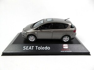 CUPRA Formentor Modellauto 1:43 - Original SEAT Miniatur In Enceladus-Grey