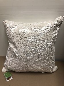 celerie decorative pillows
