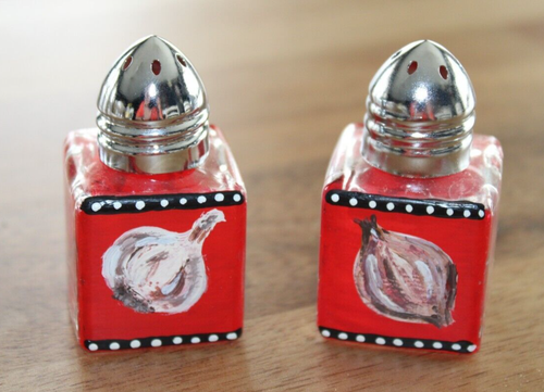 Hand Painted Mini Salt & Pepper Shakers Red Onion Crafty Spices - Picture 3 of 4