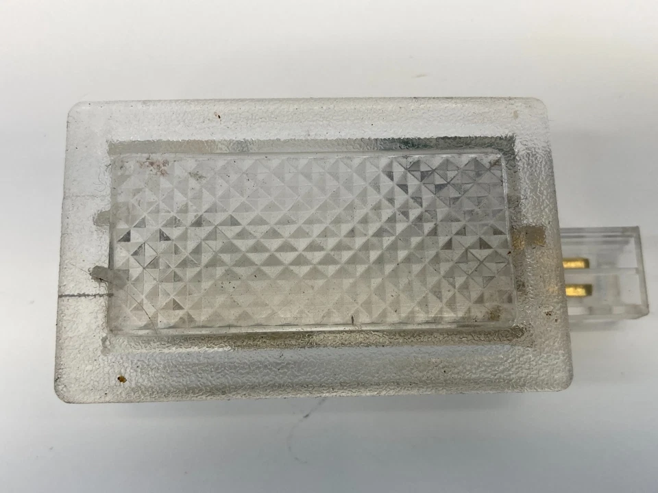 Chrysler 300 2005-2021 puerta delantera izquierda conductor luz cortesía lámpara 04608528AC OEM Foto 2 de 4