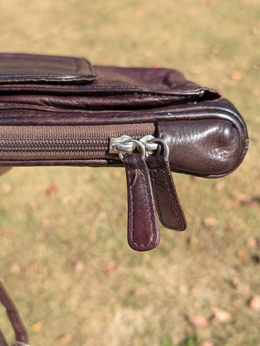 Borsa a tracolla piccola Osgoode Marley - borsa in pelle marrone con zip e chiusura magnetica - Foto 10 di 15