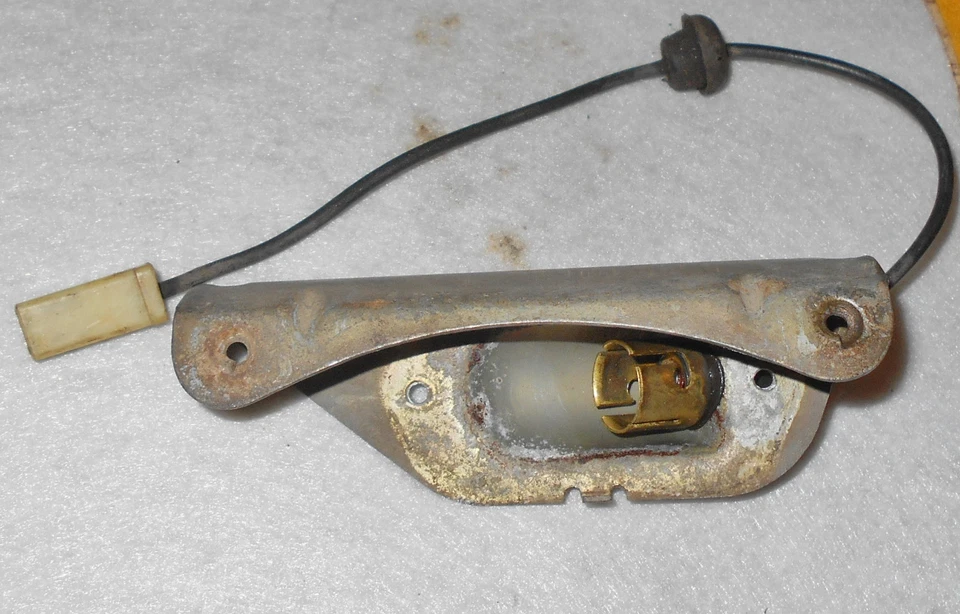 GM Chevrolet Pontiac Oldsmobile 1961 1962 Buick original licencia trasera luz carcasa Foto 2 de 3