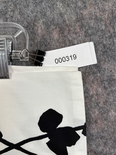 Kate Spade Standard Pillowcase Black Leaves Vines Classic Traditional Clean - Picture 9 of 9