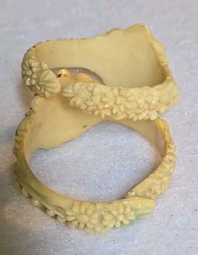 ¿Lote de dos tallas florales de celuloide o baquelita? Pulseras para muñecas, ¡difíciles de encontrar! - Imagen 5 de 7