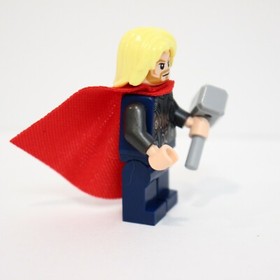 LEGO Marvel Super Heroes Thor Minifigure 76030 76038 Avengers Blue w Hammer Cape