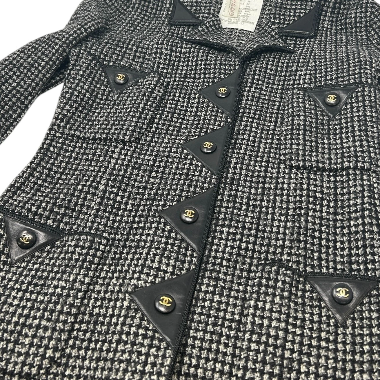 Giacca CHANEL Vintage CC Mark Logo #38 Nera Lana Pelle Bottone a Scatto Rank AB