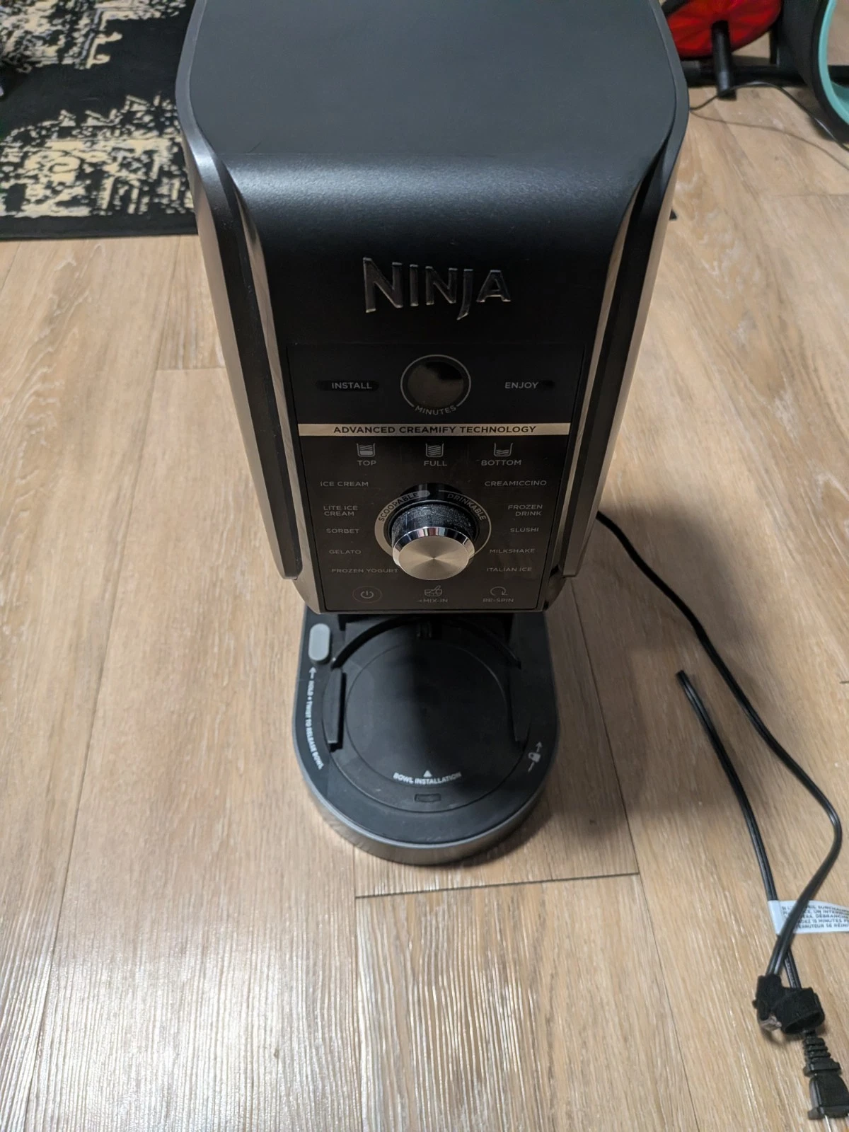 Ninja CREAMi Deluxe 11-in-1 NC501 NC501CO Ice Cream Maker BODY ONLY Cord Cut
Opens in a new window o