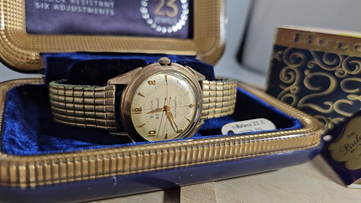 1956 Vintage Bulova 23-T 23 Jewel Self Winding Watch NOS Original