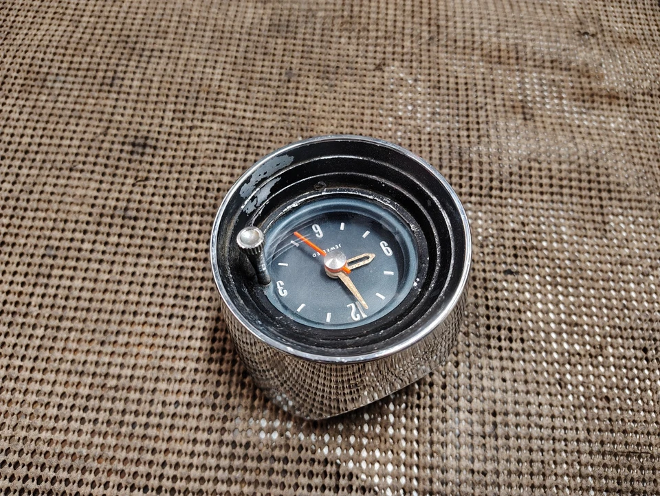 Pontiac Catalina Ventura 1965 2+2 Bonneville Grand Prix reloj de tablero de fábrica Foto 3 de 4