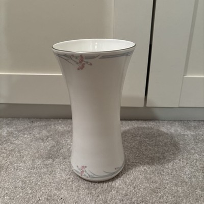 Vintage Royal Doulton Nelke H5084. Feine Bone China Vase, 23 cm hoch. 1982