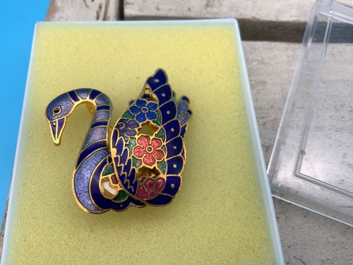 Multicolor Blue Cloisonné Swan Brooch Pin Layered, Taiwan - Picture 2 of 4