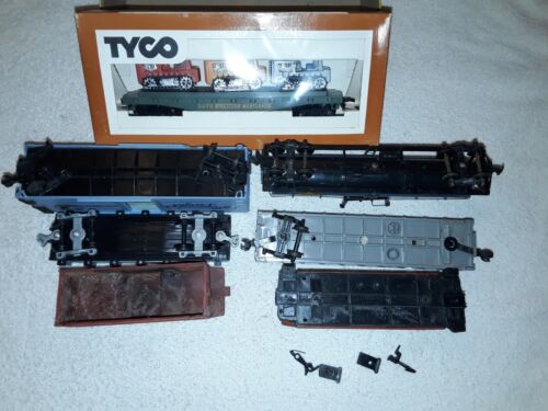 HO Scale freight car lot (7) & caboose shell Tyco, MARX, Varney(?) (HO0104422d) - Picture 4 of 4