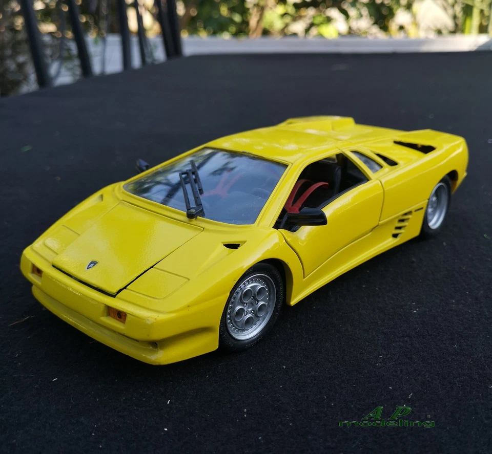 modellino auto scala 1/18 Lamborghini diablo modellini della maisto usato - Immagine 3 di 4