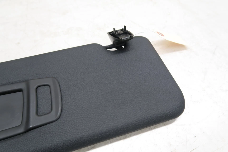 Parasol delantero izquierdo lado del conductor BMW 228i F44 2020-2024 OEM Foto 4 de 4