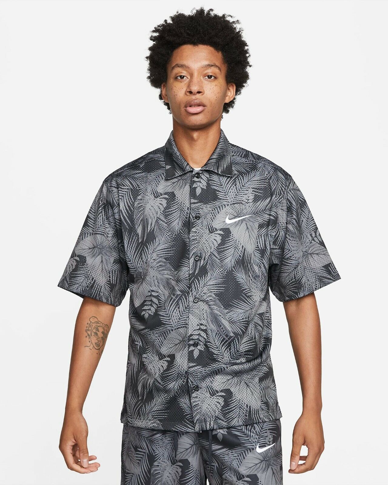 Mens Size 3XL Nike Sportswear Short Sleeve Button Up Shirt Gray Tropical  Print
