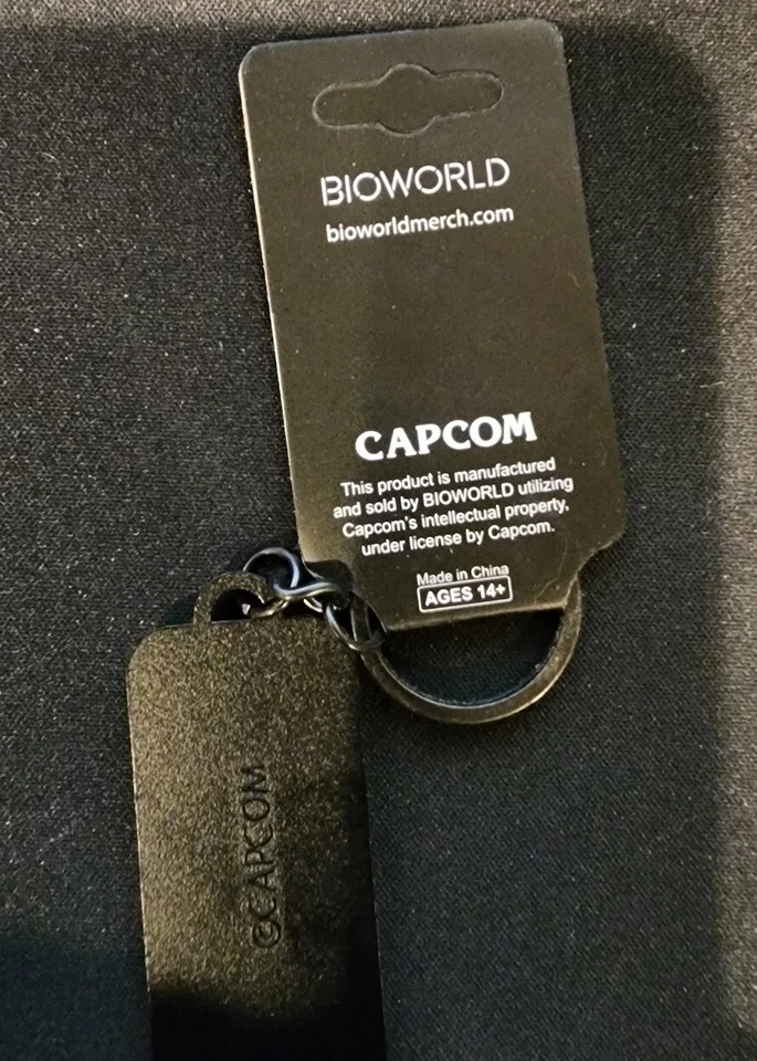 Street Fighter V (5) Ryu Logo Metal Keychain by Bioworld / Capcom - Image 2 of 2