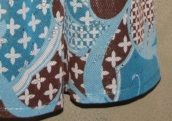 LN~BOUTIQUE~LÁPIZ LABIAL~MARRÓN/VERDE AZULADO~LENTEJUELAS~VESTIDO BRILLANTE~14 Foto 3 de 3